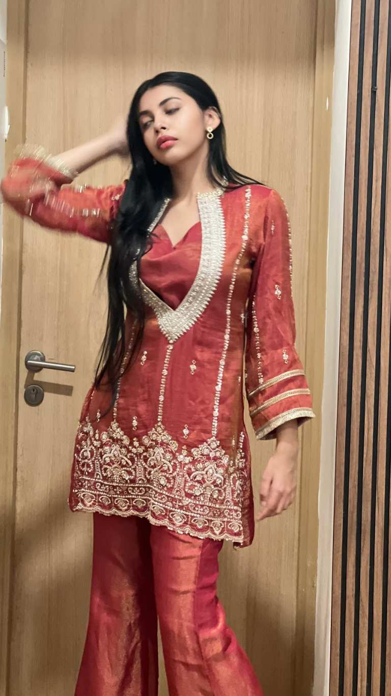 Mastani shimmer sets
