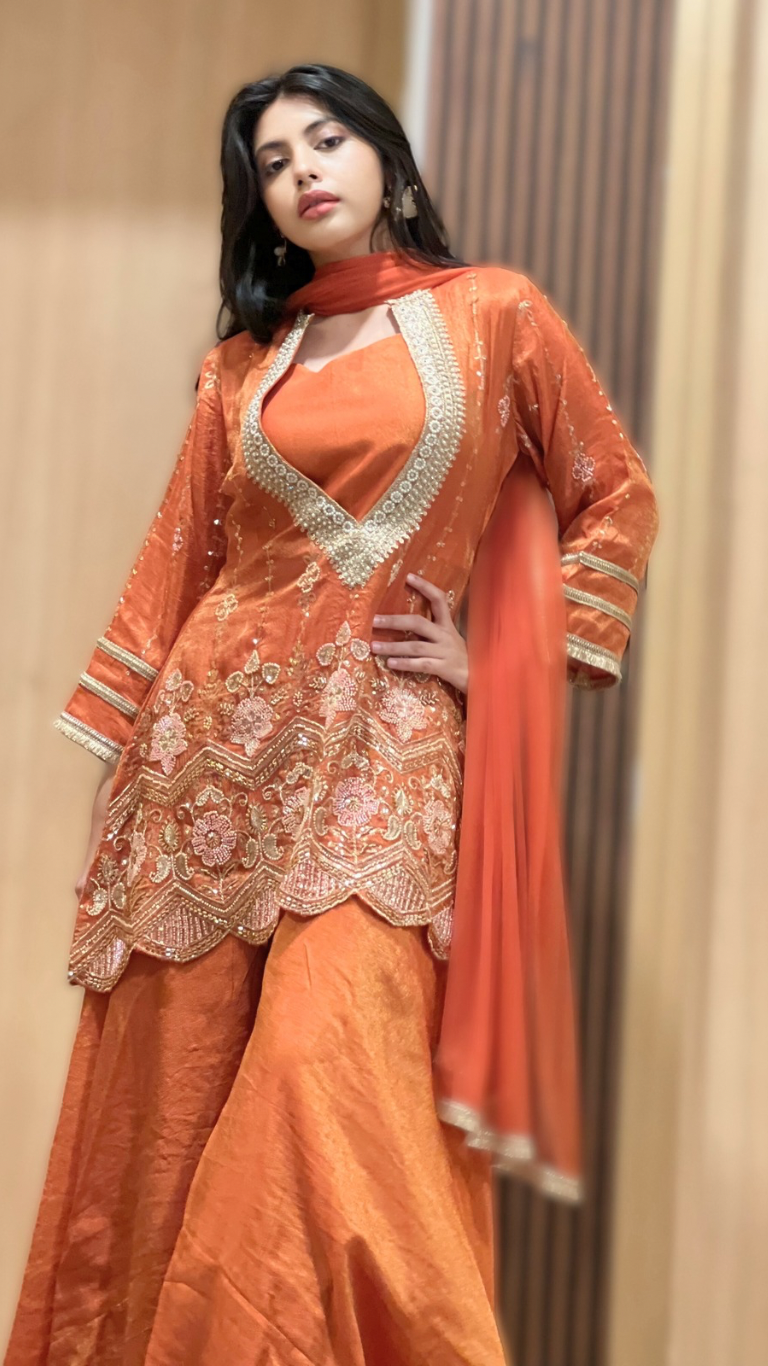 Mastani shimmer orange set
