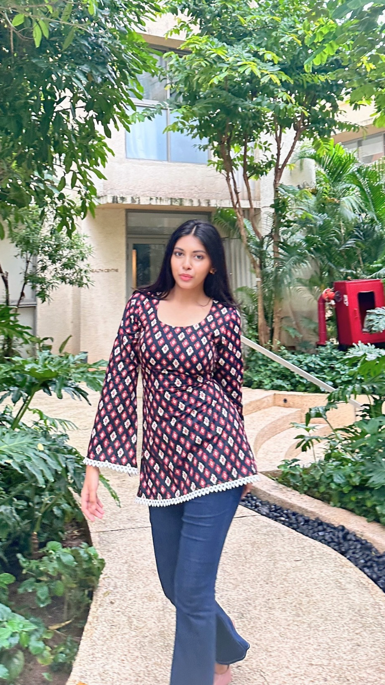 Aisha kurti