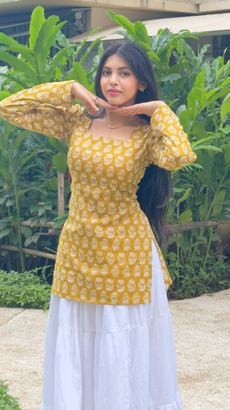 manohari kurti
