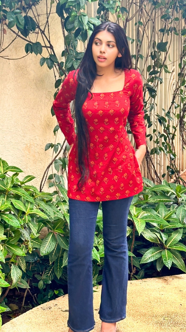 Lal ishq kurti