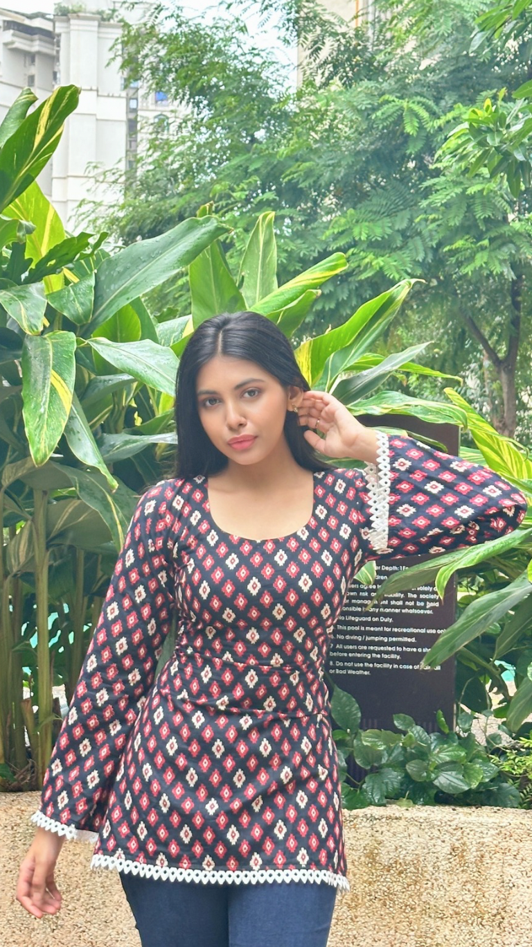 Aisha kurti