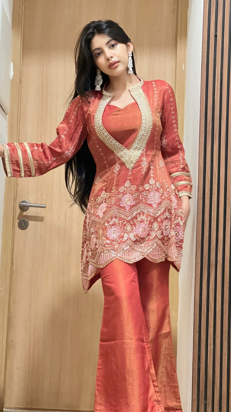 Mastani shimmer sets