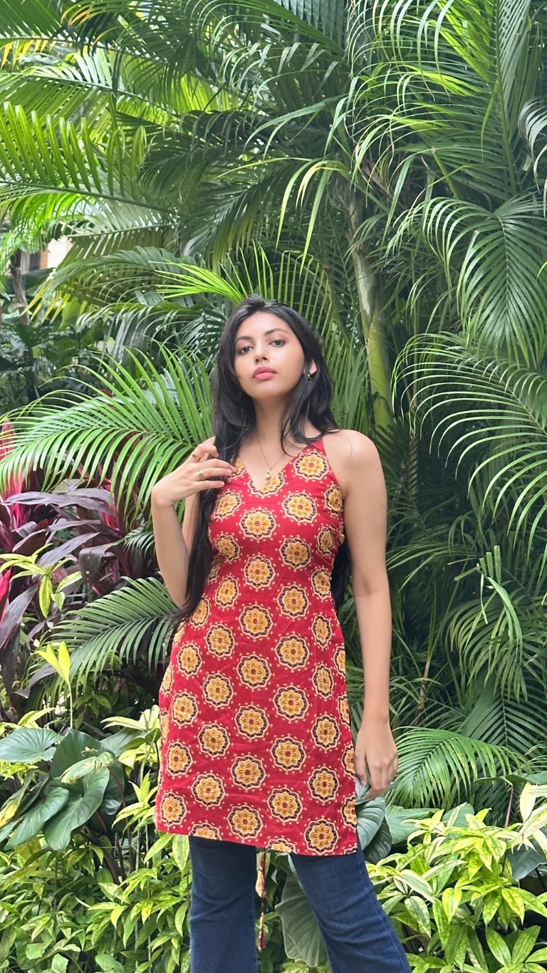 Lal pari kurti