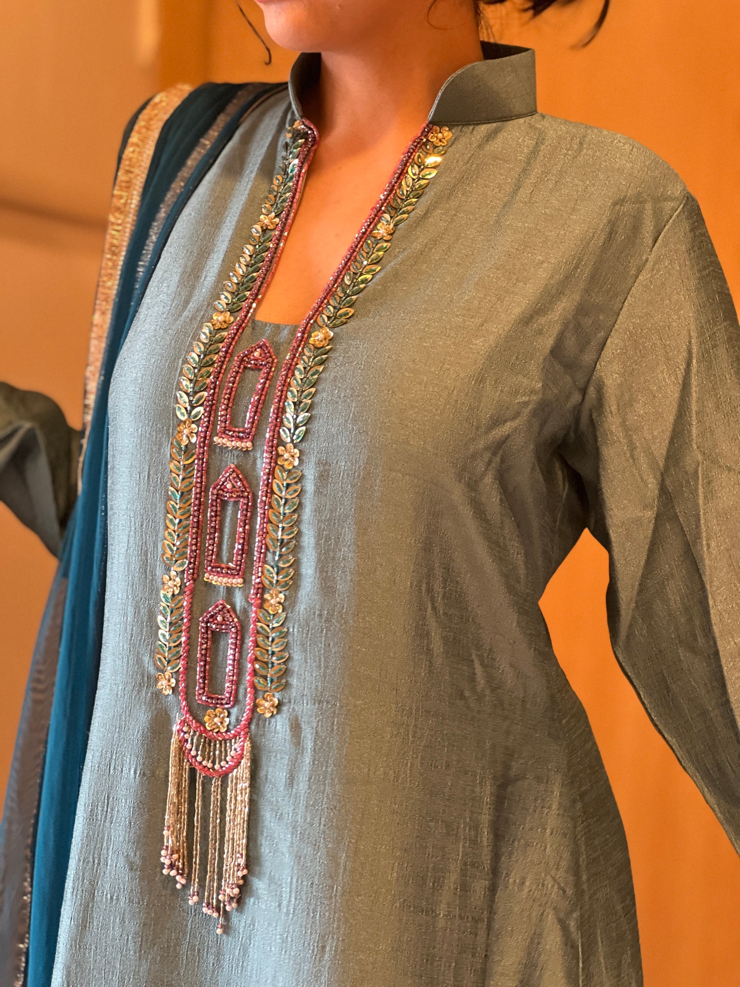 Collar neck suits
