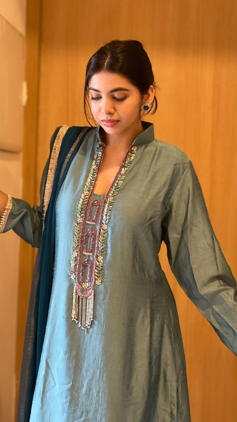Collar neck suits