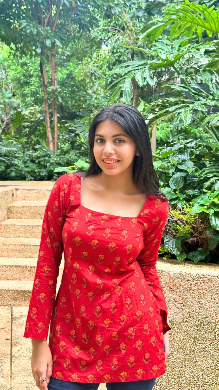 Lal ishq kurti