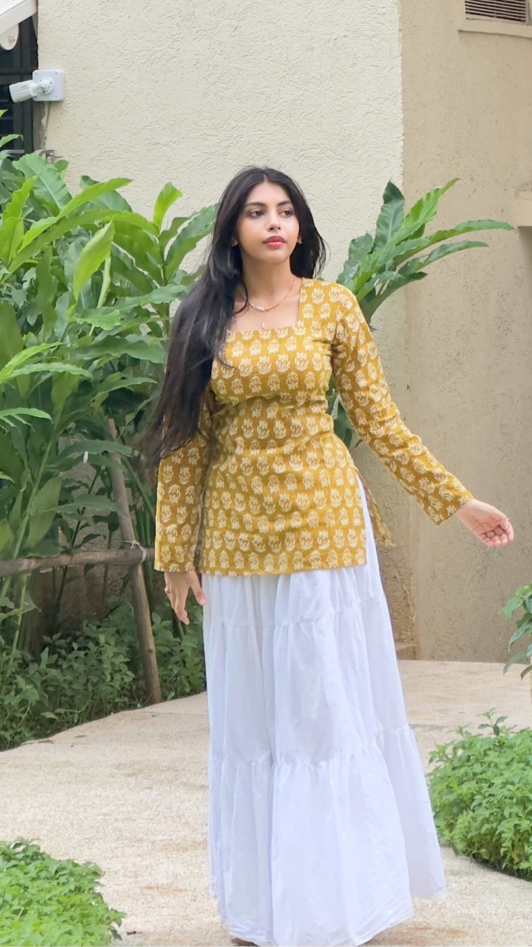 manohari kurti