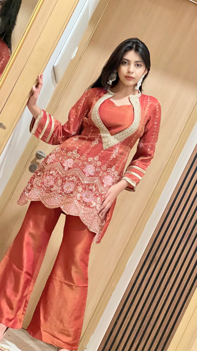 Mastani shimmer sets