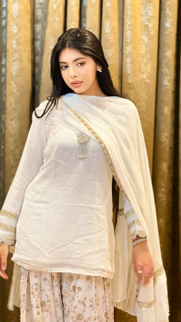 Alina Farsi shalwar