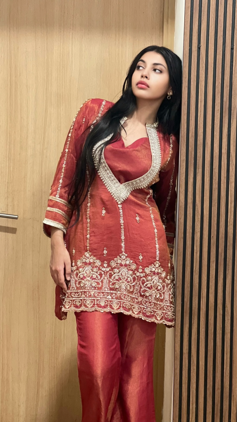 Mastani shimmer sets